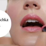 Testez gratuitement le rouge à lèvres mandevilla de Dr. Hauschka