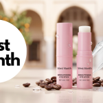 Testez gratuitement le stick contour des yeux à la caféine de West Month