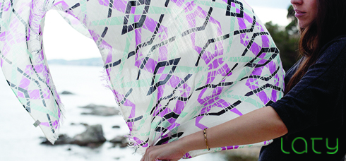 Recevez gratuitement une étole en cachemire Laty