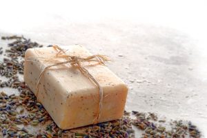 Comment le savon de Marseille peut-il vous aider à faire des économies ?