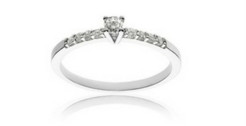 Participez au concours et tentez de remporter une bague solitaire en diamant Cleor