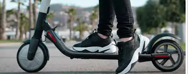 1 trottinette électrique, 50 infuseurs de fruits et 50 sacs à dos gratuits